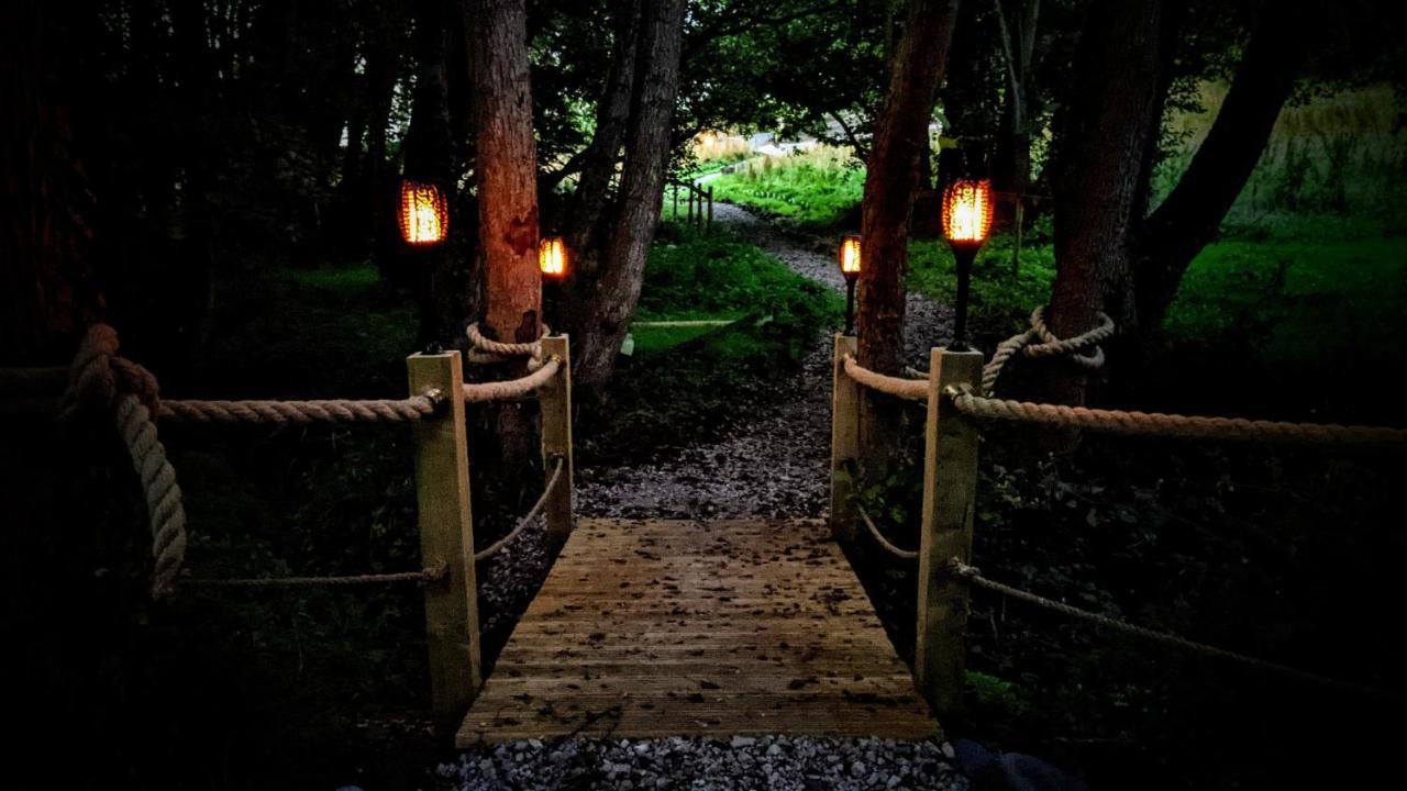 Emlyn'S Coppice - Luxury Woodland Glamping Villa Holywell  Dış mekan fotoğraf