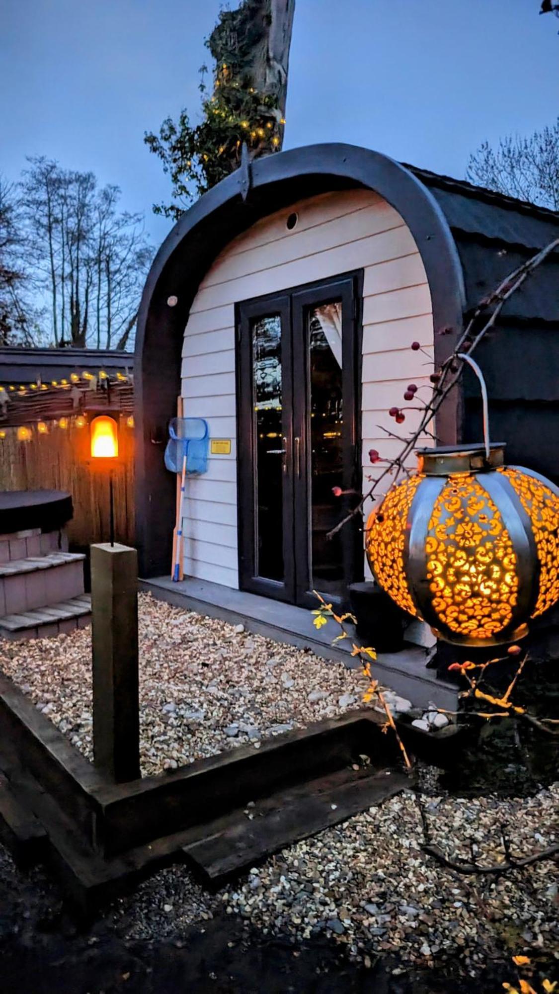 Emlyn'S Coppice - Luxury Woodland Glamping Villa Holywell  Dış mekan fotoğraf