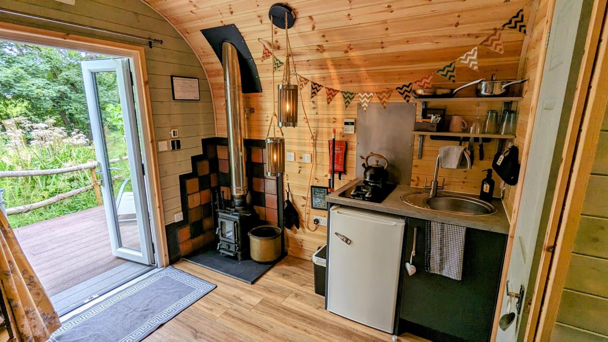 Emlyn'S Coppice - Luxury Woodland Glamping Villa Holywell  Dış mekan fotoğraf