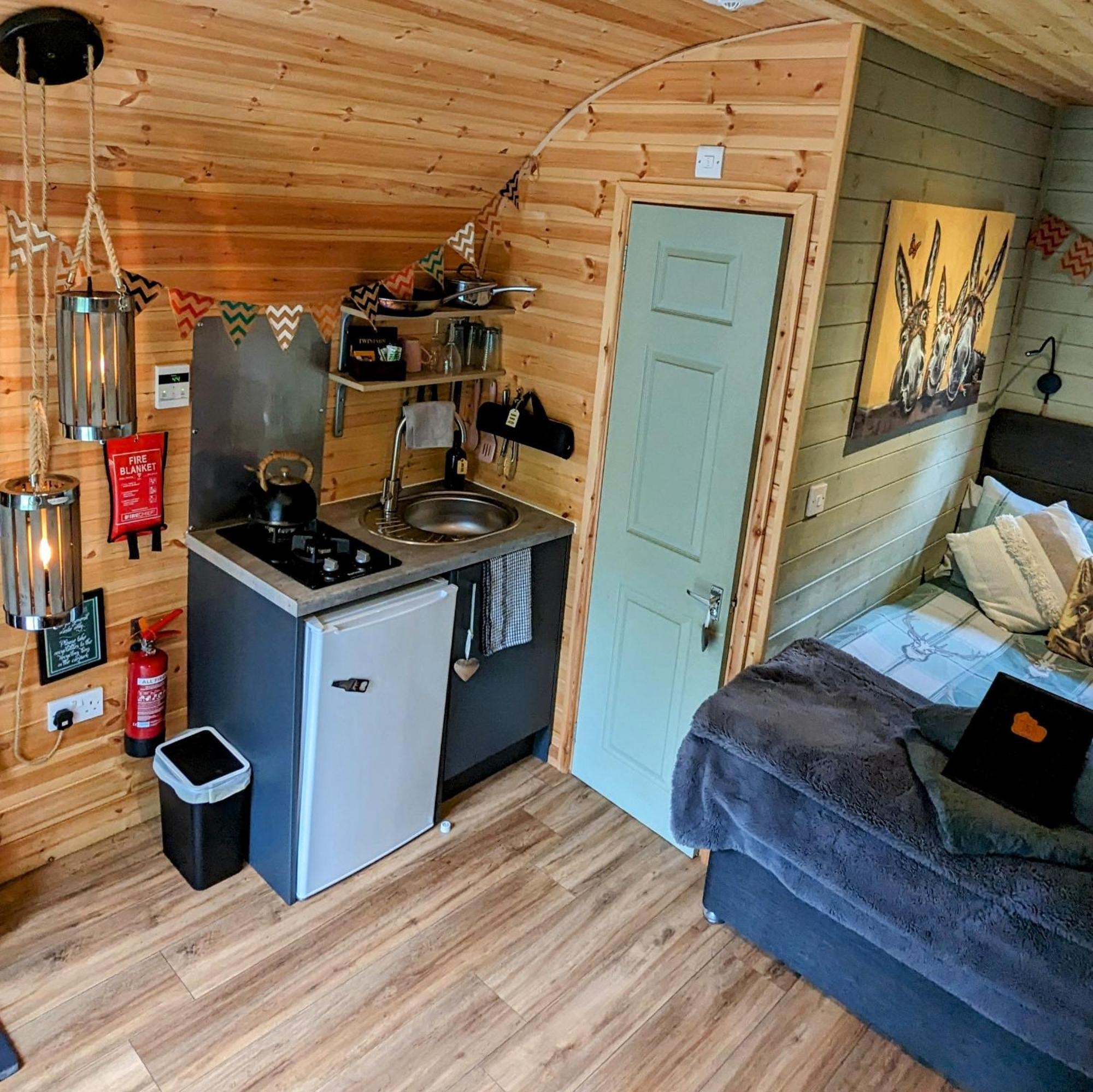 Emlyn'S Coppice - Luxury Woodland Glamping Villa Holywell  Dış mekan fotoğraf