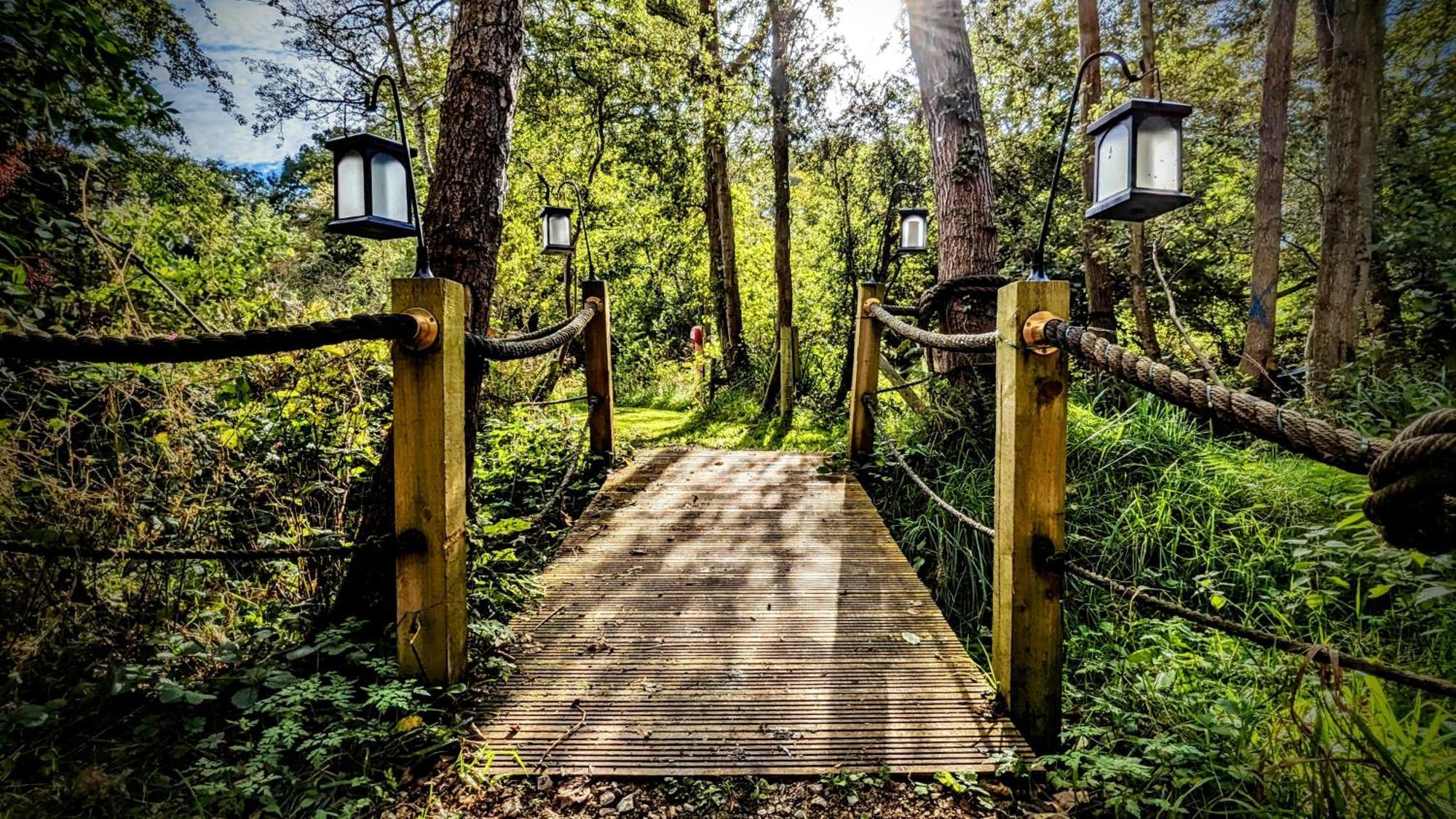 Emlyn'S Coppice - Luxury Woodland Glamping Villa Holywell  Dış mekan fotoğraf